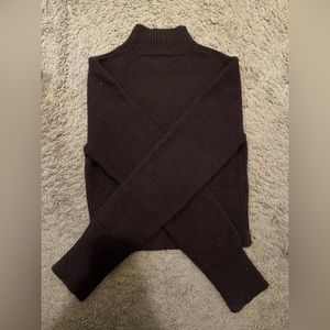 Never worn cropped Arden mock neck sweater! Brown perfect condition